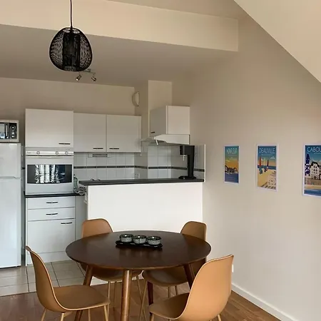 41 M With Balcony Near The Apartment