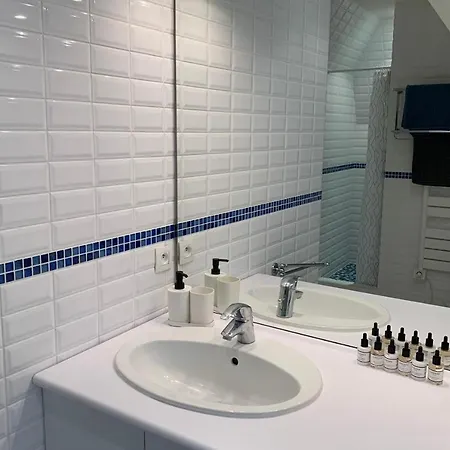 Joli 41 M Avec Wifi Et Balcon Proche De La *