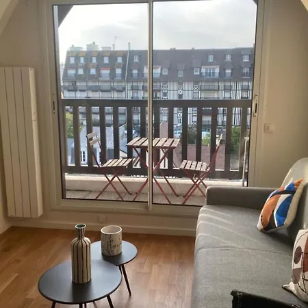 41 M With Balcony Near The Appartamento