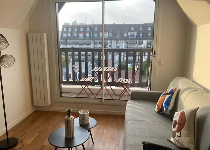 41 M With Balcony Near The Appartement