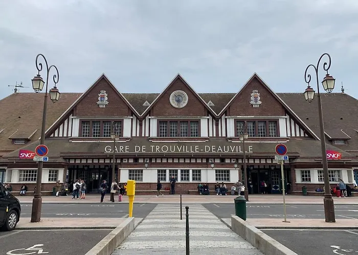 41 M With Balcony Near The Appartement